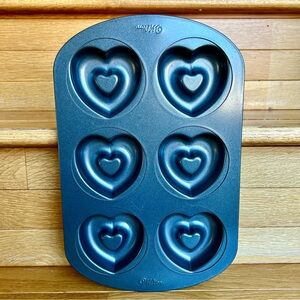 WILTON Heart Cake Pan Valentines Baking Petit Four Bake Pastry Teacake Tea Cake